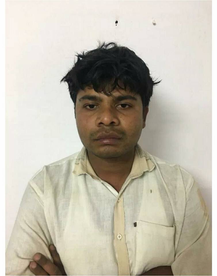 sush091979's tweet photo. Pooja was raped and murdered by Shamsuddin bcoz she refused to marry him.
Karnataka Govt is trying to hide this case of #LoveJihad 
Media &amp; Liberals are as usual silent since the victim is Hindu https://t.co/PGPg8F0tQz