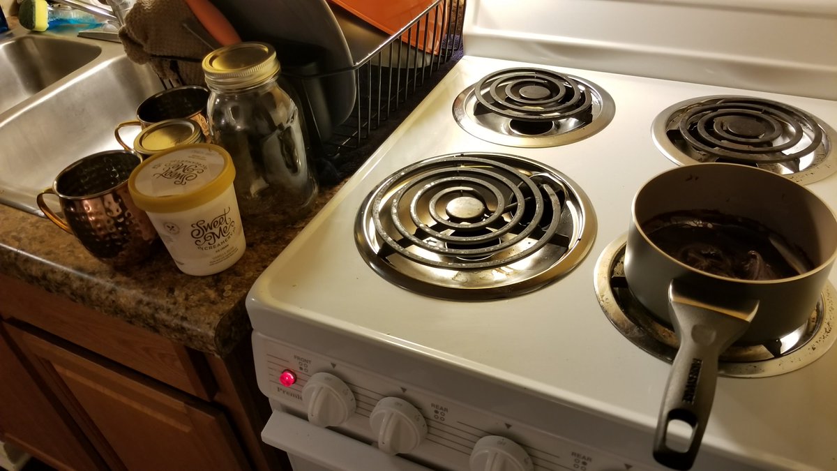 quizball's tweet photo. During #bufferhour, one site of Ghost of David and the Bells is making mules and ice cream + fudge. Yum yum. Other sites are calling their Trivia-loving parents. https://t.co/QlmNjmUH19