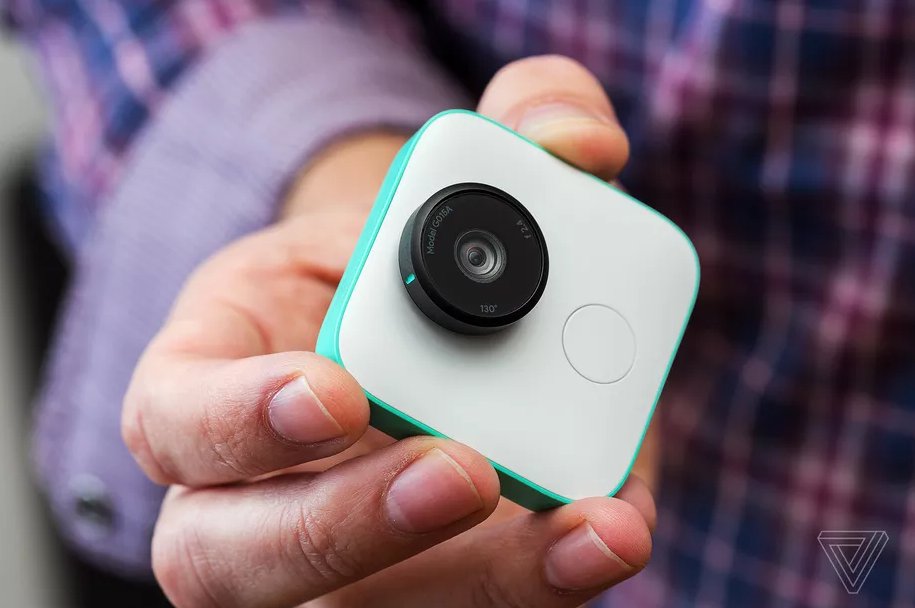 怎么为 Google Clips 相机的人工智能进行 UX 设计？Clips 利用人工智能芯片，自动判断应该抓拍你生活中哪个精彩瞬间，作者为 Google 做设计，通过“以人为中心的机器学习”，来设计 Clips 的 UX：以人为中心怎么提升AI，实现基础的照片抓取、编辑.. #设计进阶 // The UX of AI https://t.co/SiSIgCfENw https://t.co/0u6bQQtNrS 1