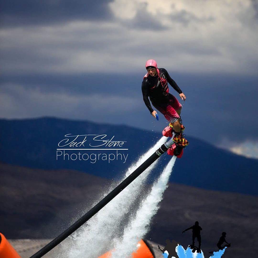 Flytronics's tweet photo. @CaseySwizzle showing off his moves with the F4 at Hydrofest #F4 #flyhigh #gobig #water https://t.co/cFHEvphOYM