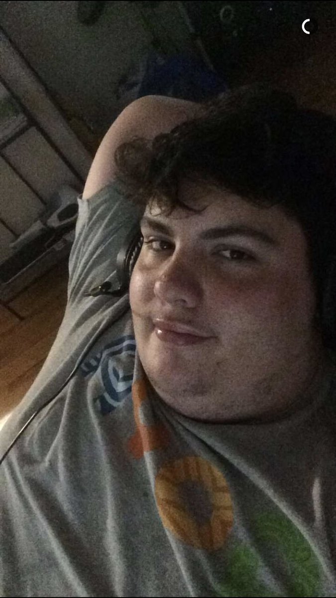 SebastionTorres's tweet photo. Girl: wow you’re so good at fortnite        
Me: https://t.co/2uLTF1opwf