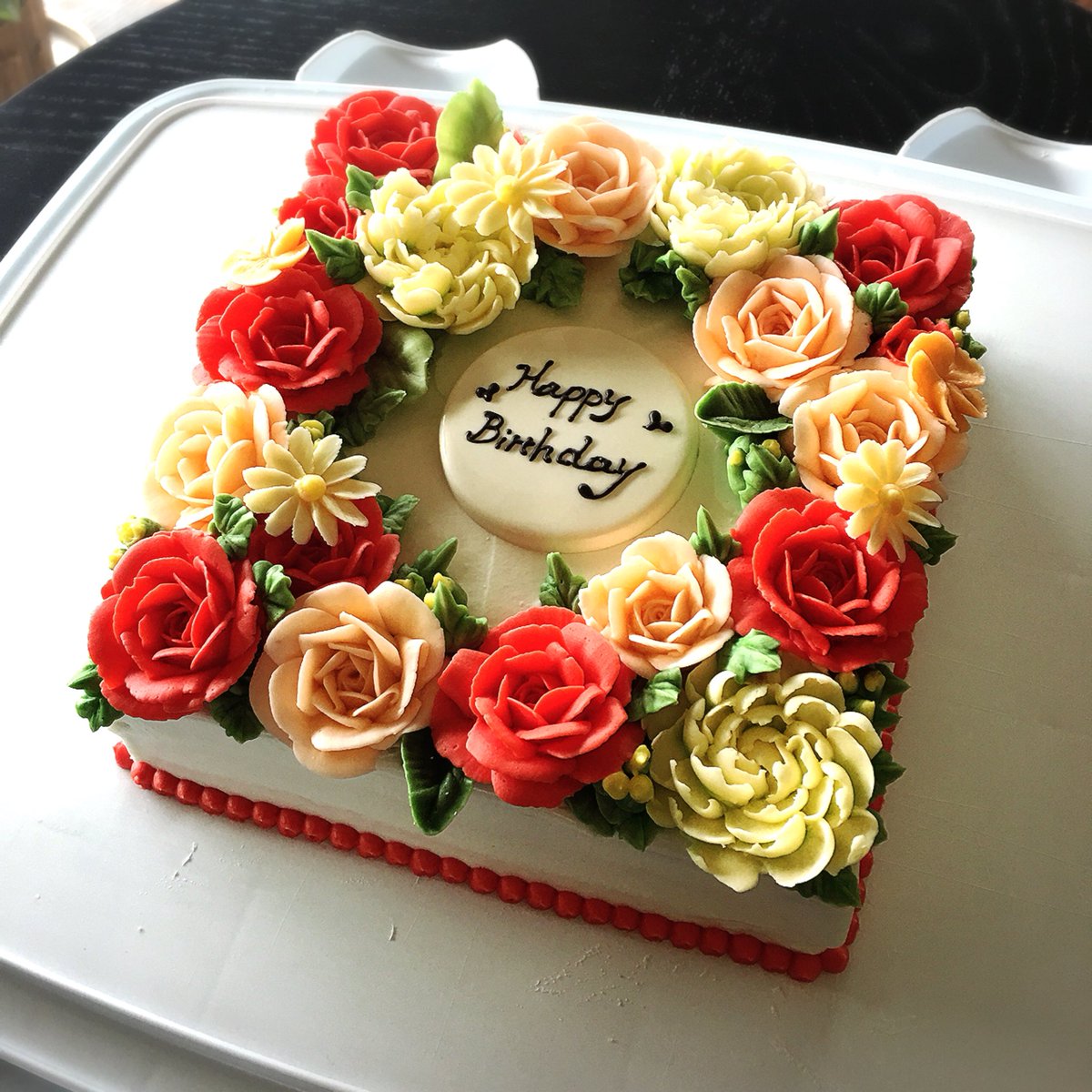 Cafe De Realite على تويتر 昨日のオーダーケーキ お母様の還暦のお祝い ご家族でお祝いされたそうです おめでとうございます 岐阜フラワーケーキ フラワーケーキ オーダーケーキ 還暦祝い