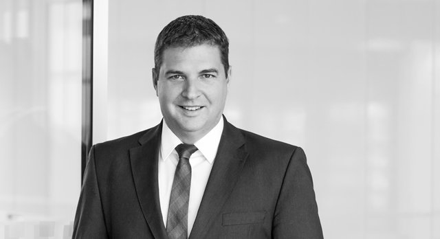 Baader_Bank's tweet photo. Interview of @oli_riedel in @fintechf: “The future players &amp; winners will be the houses that have a very flexible infrastructure, that can adapt to client needs fast &amp; have the motivation &amp; the right talent, with the technology &amp; established strengths." 
https://t.co/ITzuaoTnnh https://t.co/ZLIfcGh5QA