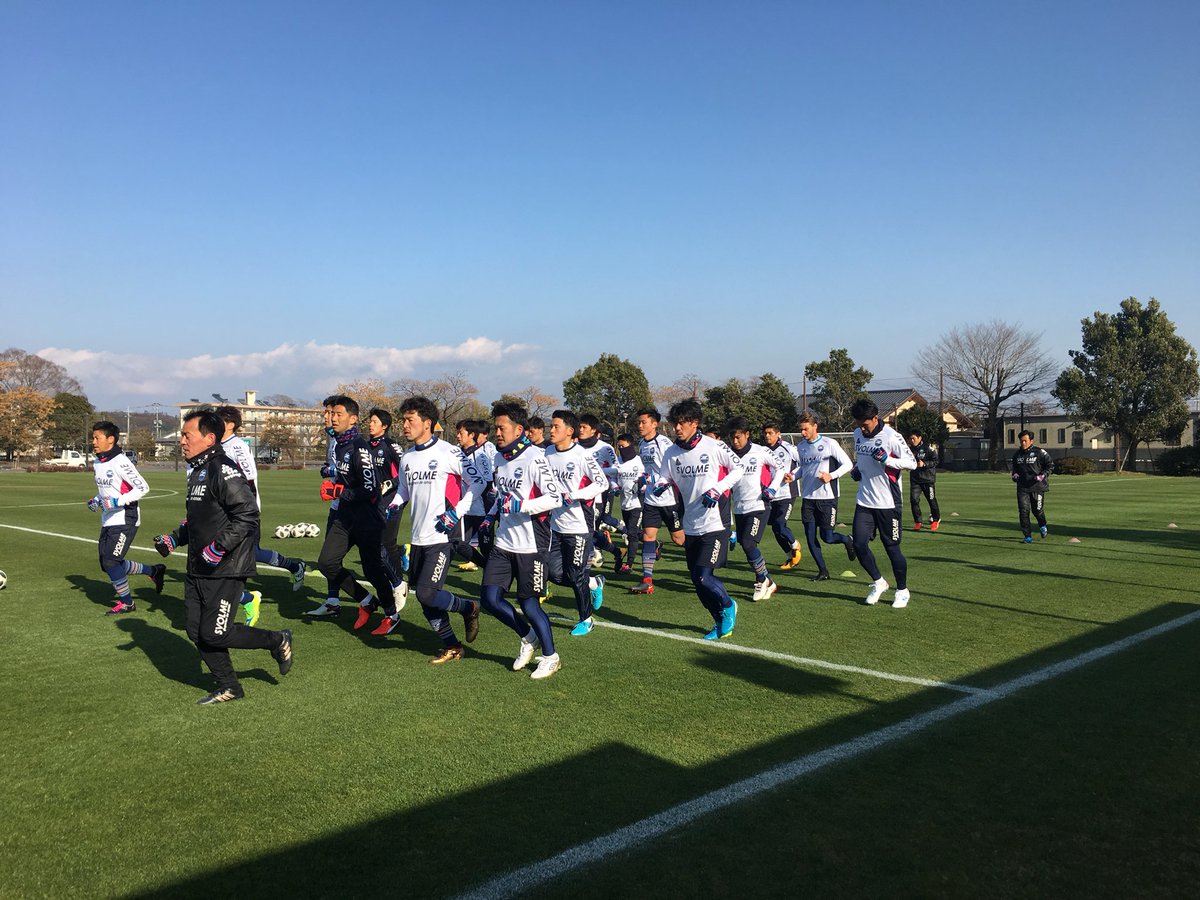 Fc町田ゼルビア 公式 0502山口 宮崎 綾町キャンプ 皆さん トップチームは現地に到着し 午後3時からトレーニングが始まったよ 天気は雨の予報もあったけど 快晴だよー 幸先良きスタートだね さあ 選手たち頑張って Zelvia Machida ゼルビア