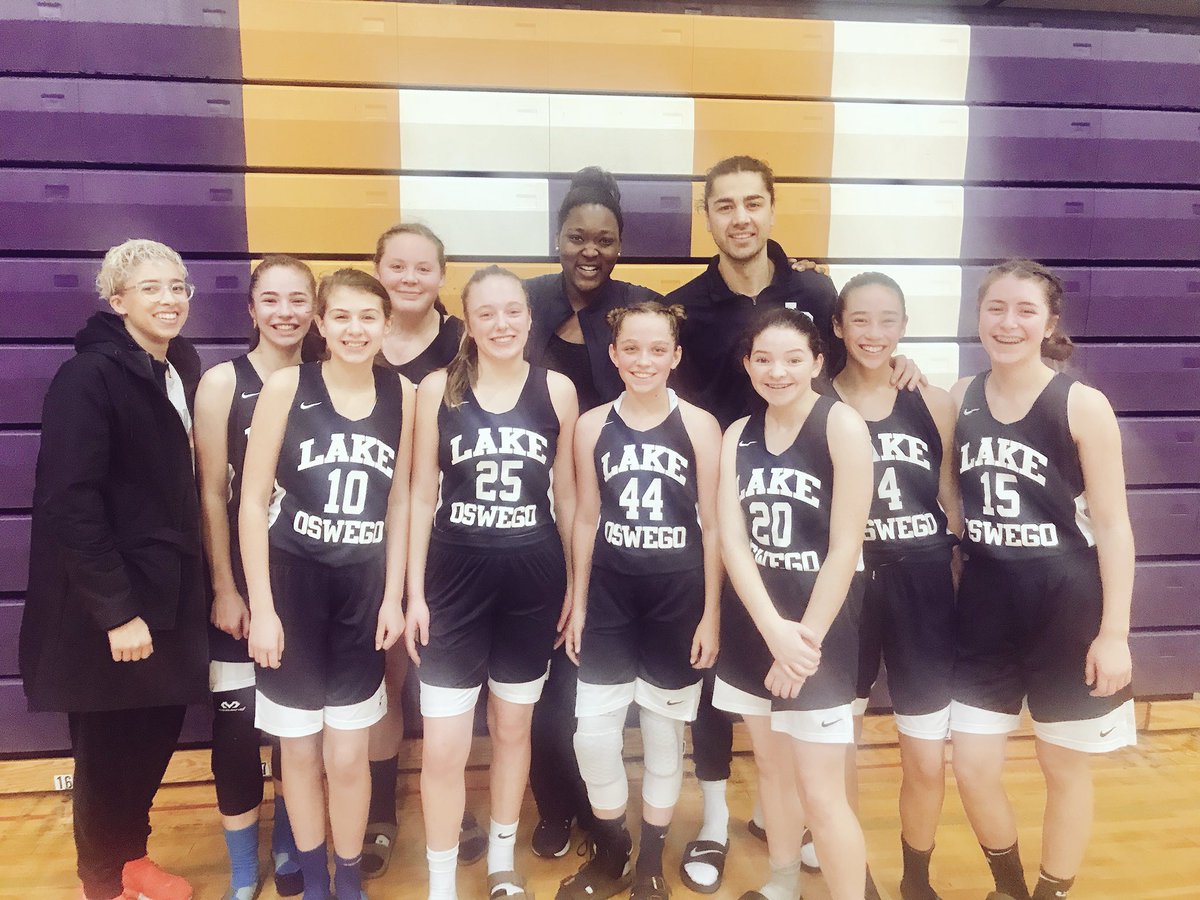 LOHSGirlsHoops's tweet photo. Such an awesome weekend at Seaside watching our youth teams compete, and major congrats to our 8th Grade girls for taking 1st place! https://t.co/SWeSs1ql4N