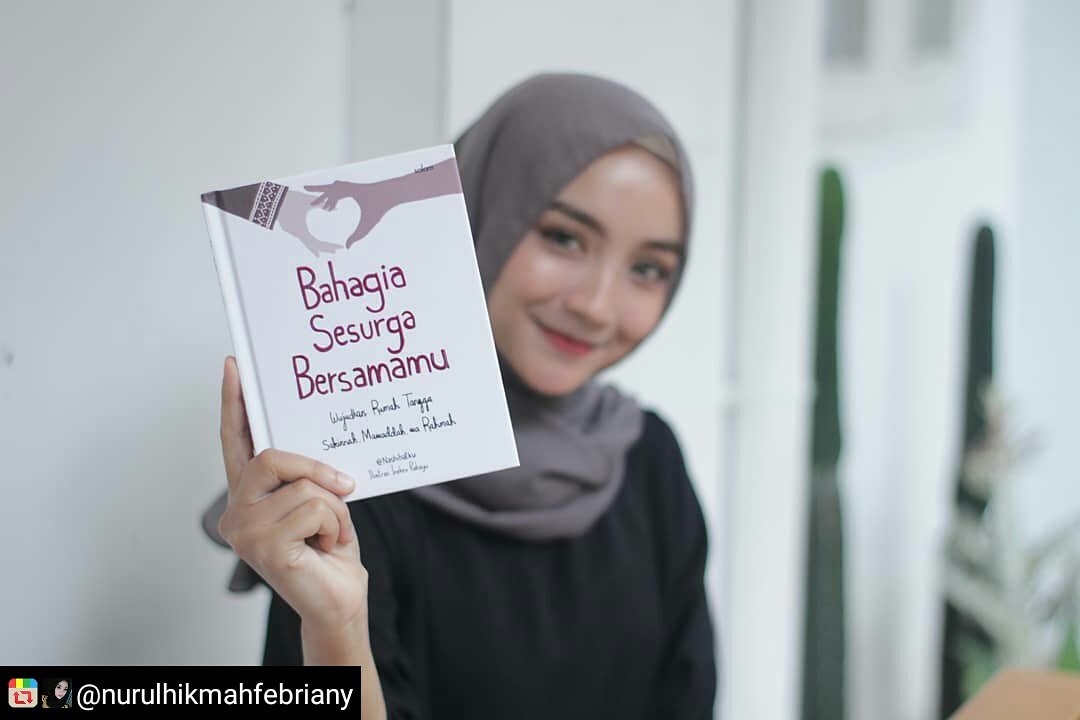 salambooks's tweet photo. [ repost from @nurulhikmahfebriany ]
.
Assalamuallaikum , aku berharap bahagia tidak hanya di dunia bersamamu , tetapi bahagia sesurga pun bersamamu 😘 @salambooks ❤
.
Instagram : @salambooks @nashihatku
Twitter : @salambooks @nashihatku
Facebook : Penerbit Salam @RepostIt_app https://t.co/9gw4LrdVIv