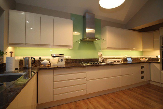 Thank you Jon Pierson in Co. Meath, Ireland for the fabulous pictures of his Mainline enabled Kitchen renovation. Jon says, "We wanted to have sockets the full length of the kitchen but that’s ridiculous. Then we found Mainline Power."