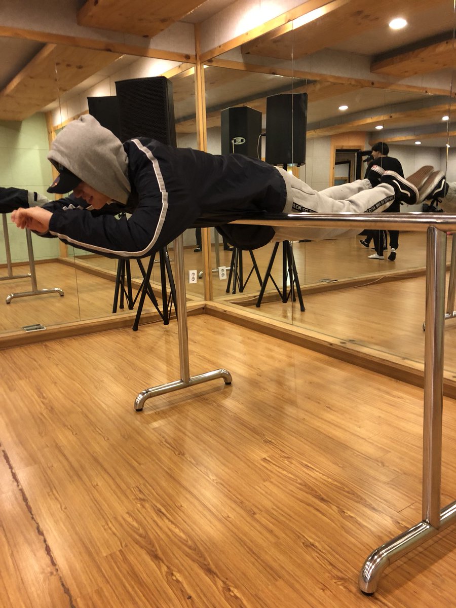 HelloHALO_'s tweet photo. [ㅈㅇㅎ] 모르면 배린이😛 https://t.co/q5ZRwAC09X