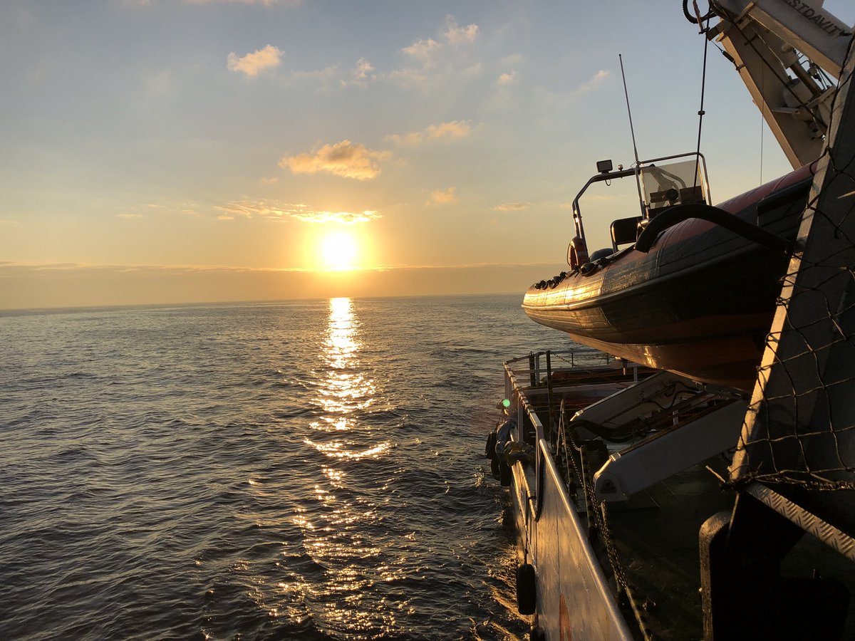 campsoscar's tweet photo. Buenos días! La Misión 39 llega a Malta después de 15 días muy intensos.19 voluntarios con un viejo remolcador lo han dado todo para conseguir rescatar 905 vidas. Hoy zarpa el Equipo 40, bienvenidos al Open Arms! https://t.co/2geUCNOo6i