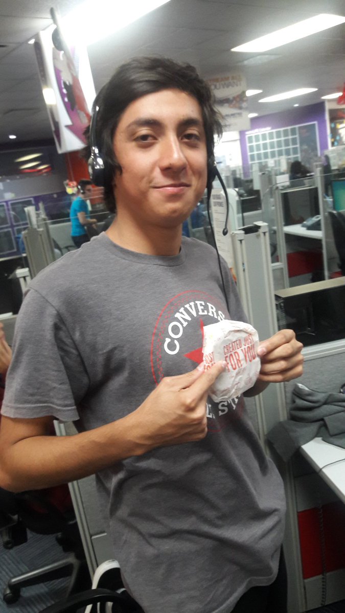 PastelitoTeam's tweet photo. Jackie, Noel, Cesar and Kevin Had pastelito's for their great customer service, another great Sunday. #WeekendWarriors #PmTeamAhu  @TeamDexGuate @Bro_Colis @PurpleSquadGT @Josie_MPCS @AngieD1101 https://t.co/R8trLBGVe4
