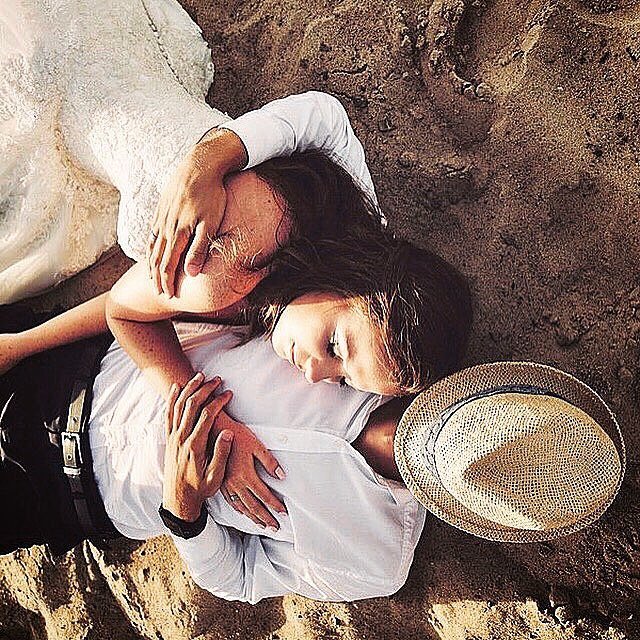 GiftSitter's tweet photo. Reposting @5czwartych: - via @Crowdfire 
🕶🌼☀️
#brideandgroom #justmarried #weddingphotography #theknot #5czwartych #weddingphotographer https://t.co/hA4ECUv2IC