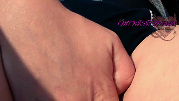 My new video is really hot! Check it out! https://t.co/rpZ8IkOZa2 https://t.co/ZpCBfzHwi6