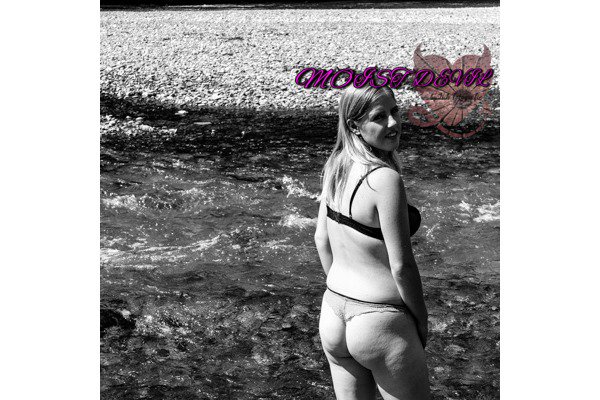 My new photoset is live. Login and enjoy! https://t.co/qBcap4W2YO https://t.co/r5NkSe7iN7