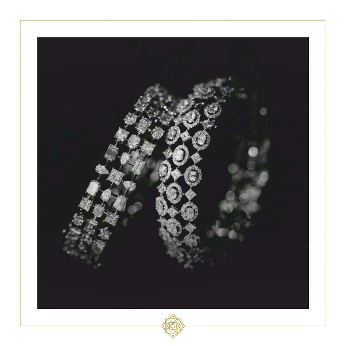 aurnument's tweet photo. Dazzle though the week with our Silver Pairaj Bangles! 
#Aurnument #AurBangle  #CZ #925silver #Handcrafted #Diamondbangle #UAE #MyDubai #musthave #Classic https://t.co/8HjHijVR8M