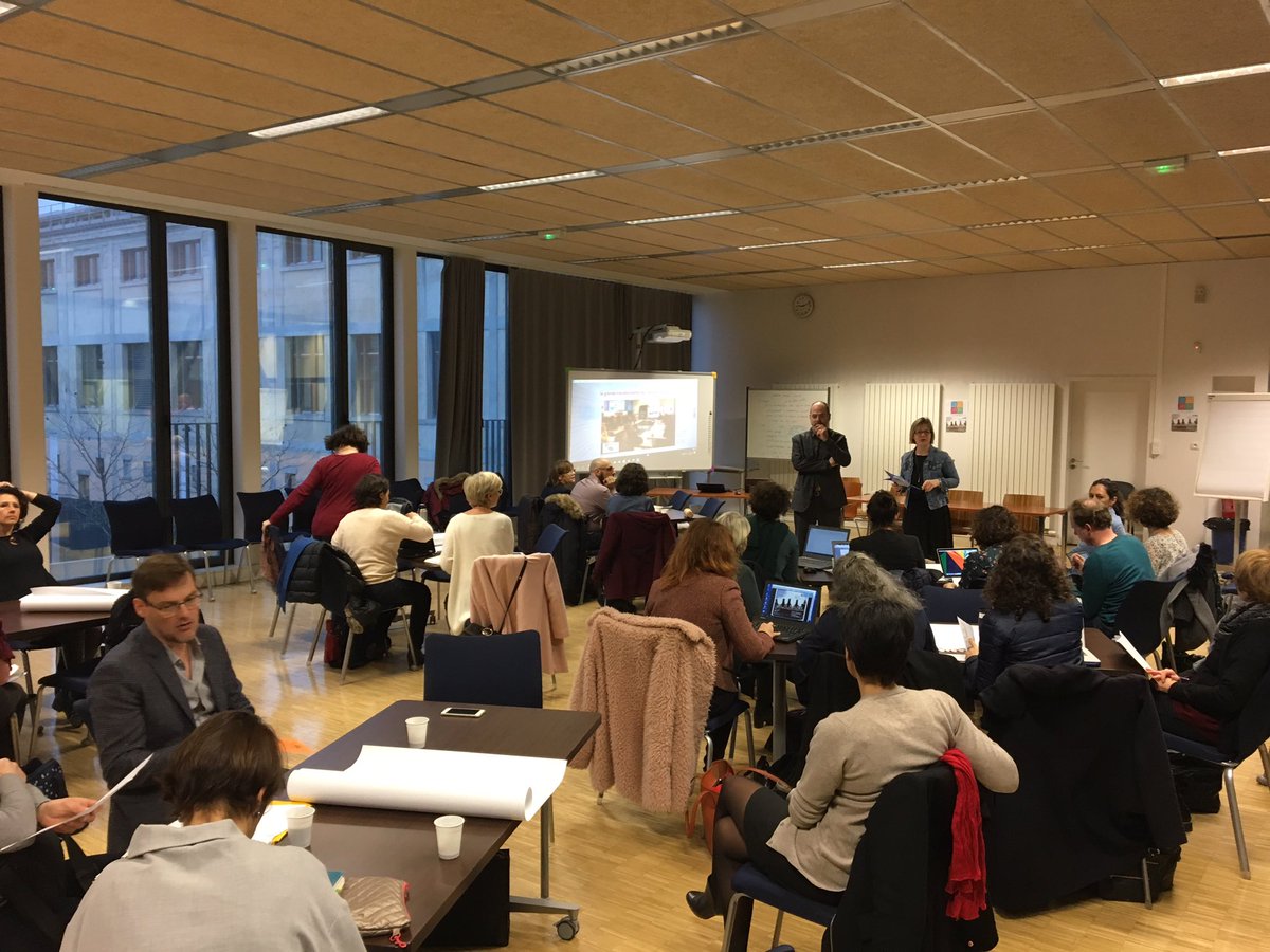 LigueParisEduc's tweet photo. Démarrage du cycle de formation organisé par @AncpAfParis et @LigueParis pour le réseau parisien des conseillers pédagogiques. Session animée par @diversifier https://t.co/EjmgB2wFGL