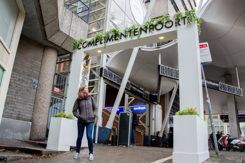 To brighten up people's daily commute, design agency @hikontwerp installed a gate at Utrecht Central Station that gives each passer-by a small compliment: bit.ly/2DNssRI