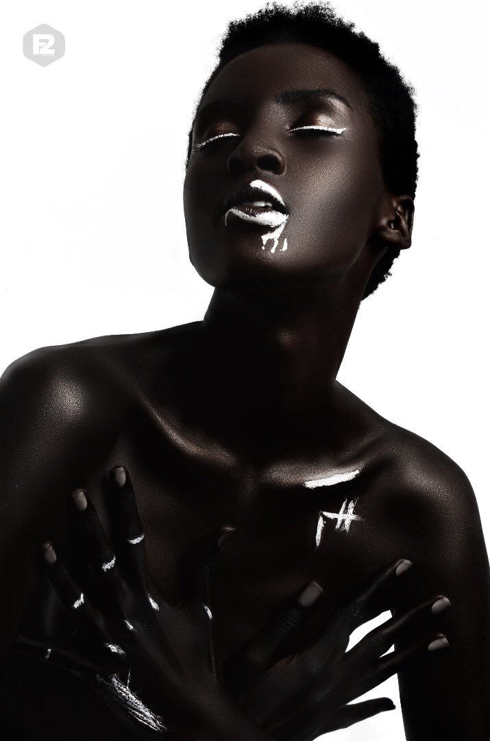 franckax's tweet photo. Black Girl from Rwanda
#melanin #Axshoot #model #art #darkskin https://t.co/mfRllVrWlv