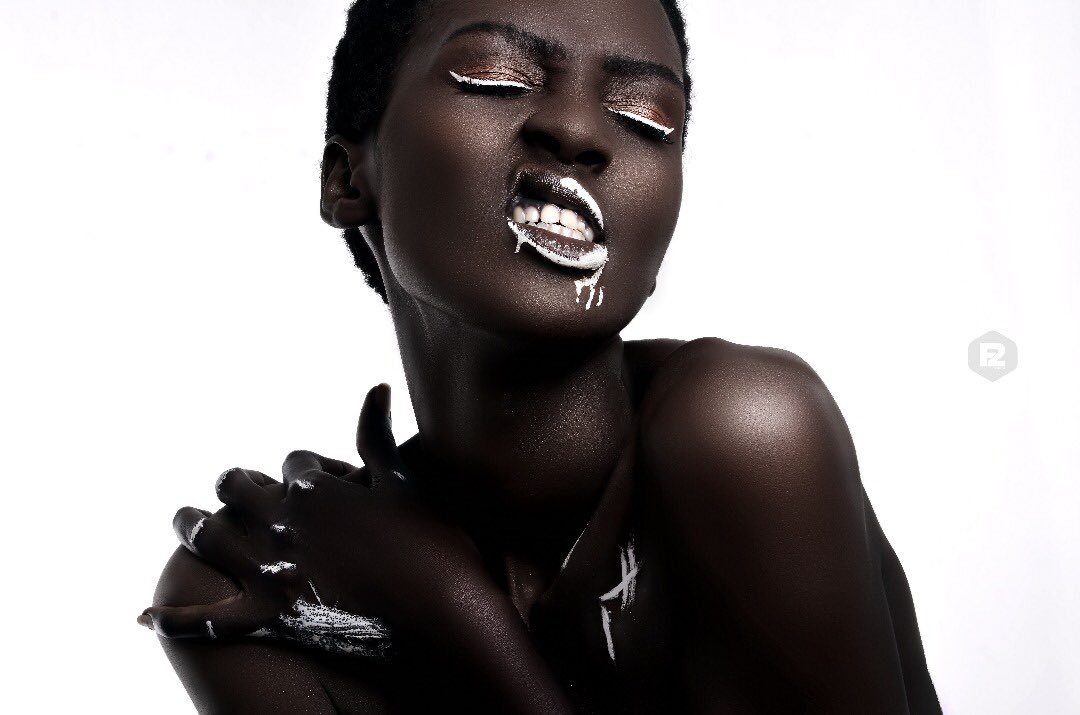 franckax's tweet photo. Black Girl from Rwanda
#melanin #Axshoot #model #art #darkskin https://t.co/mfRllVrWlv