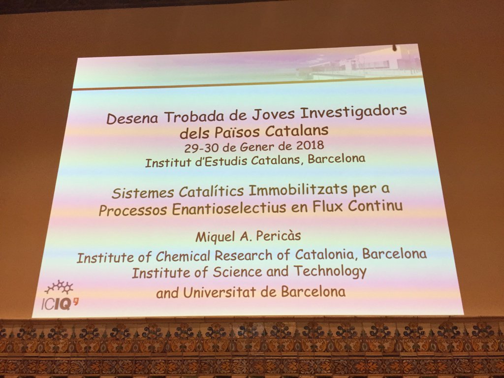 ICIQchem's tweet photo. El @MAPerBro inaugura la #XTrobadaSCQ amb una xerrada sobre el flux continu per fer reaccions enantioselectives ⚗️ @SCQ_IEC @_BIST @UBDivulga https://t.co/xdmLemvveU