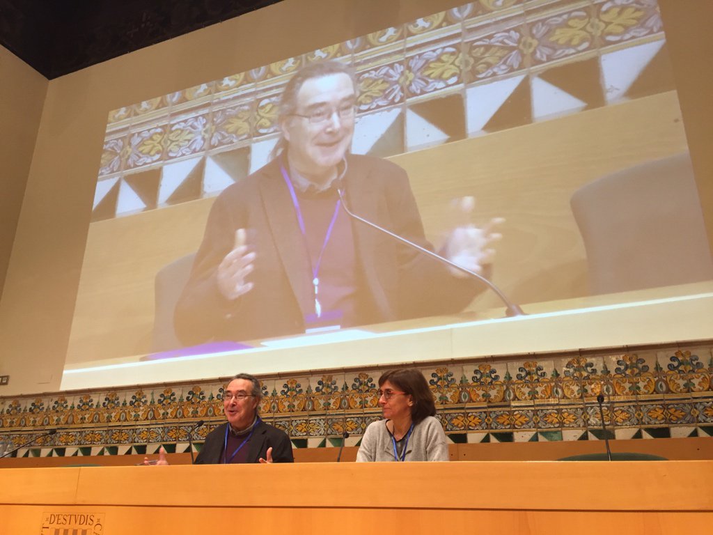 ICIQchem's tweet photo. El Prof. @Carles_Bo dona la benvinguda a la #XTrobadaSCQ @SCQ_IEC @universitatURV @EuCheMS https://t.co/is2wieakVp