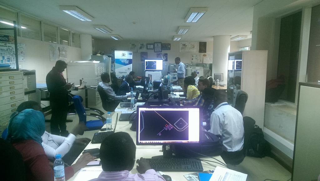 MbabaniAllan's tweet image. JOSM training now @UBOS @kateregga1 @mapuganda @hotosm @ITHIKA #UgandaOpenMapping #TeachOSM