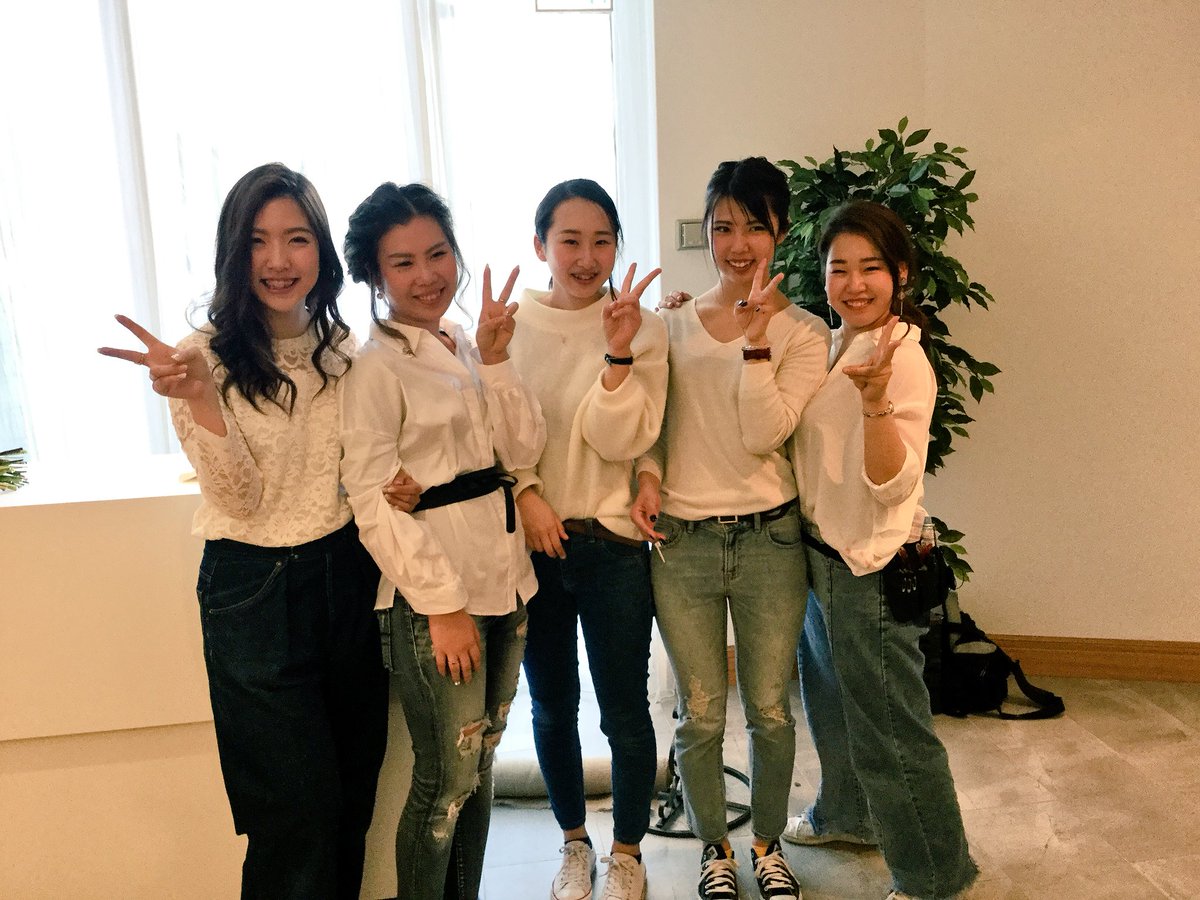 ヴィーナスアカデミー大阪校diary 卒業制作 今日はブライダル本科プロデュースの リアルウェディングでした 今回のテーマはnatural Casual なので ドレスコードも白シャツにデニムに統一 空間演出も工夫し とっても素晴らしい挙式でした ヴィーナスアカデミー大阪校diary 卒業制作 今日はブライダル本科プロデュースの リアルウェディングでした 今回のテーマはnatural Casual なので ドレスコードも白シャツにデニムに統一 空間演出も工夫し とっても素晴らしい挙式でした