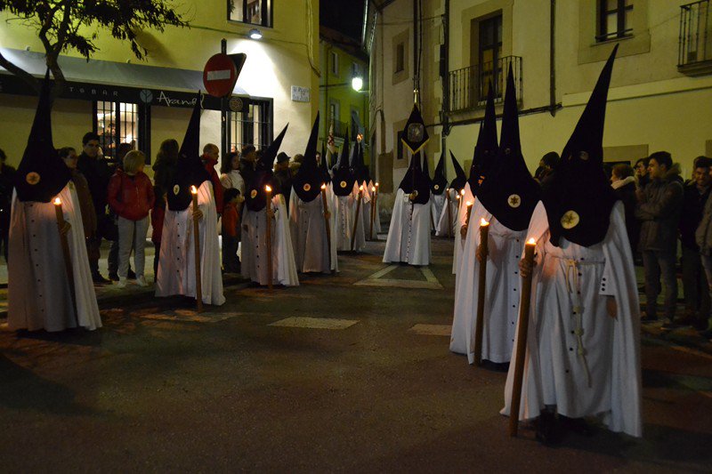 Hoy quedan 8 lunes para renacer de nuevo bajo el terciopelo morado del Señor. Una vida bajo la luz de la Salud.