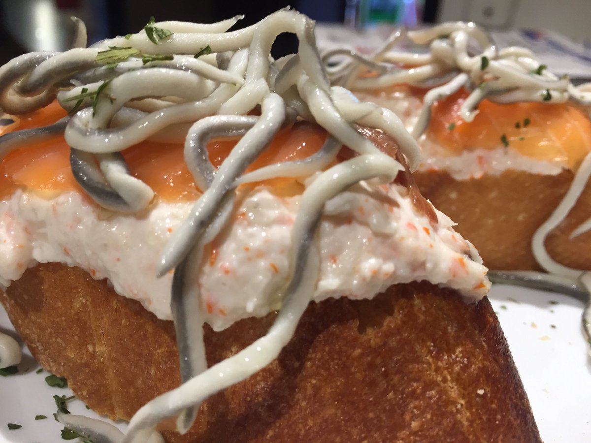 barelmarrano's tweet photo. Arranca la semana con un buen pintxo en tu barra preferida!!! https://t.co/AsWm6f3azX