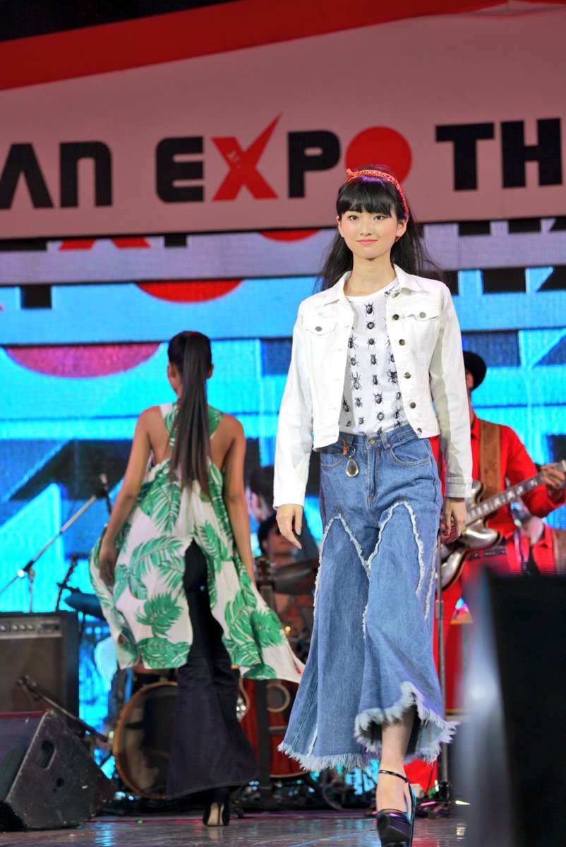 Klose773's tweet photo. 2018.1.27 ジャパンエキスポ2018
Central World Plaza(Bangkok)
Black Beetle ファッションショー
#月山京香
#TOPMODELCOLLECTION
#JAPANEXPOTHAILAND2018 https://t.co/Elx8j0q57T
