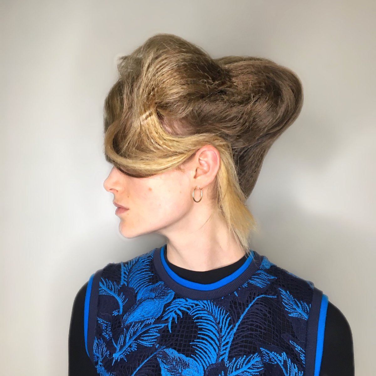 creativeheadmag's tweet photo. Check out some BTS glimpses of our #MWIT17 The It List winners’ day with @adamreedhair at @ghd HQ over on our Instagram: https://t.co/RoM5A2Jcv1 https://t.co/OiIEAbwN4g
