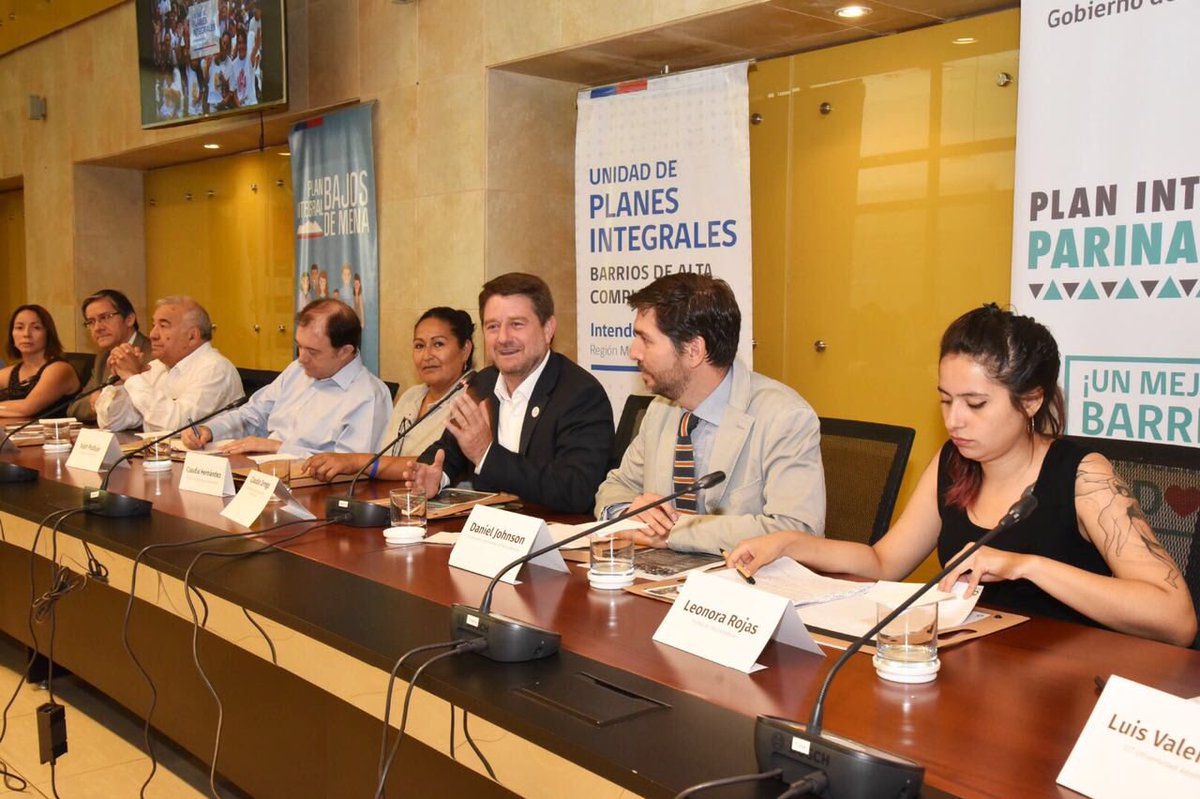 StgoResiliente's tweet photo. El Seminario “Planes Integrales, una experiencia innovadora en barrios de alta complejidad” analiza el trabajo de esta iniciativa intersectorial y cómo ha cambiado la cara de estos y la calidad de vida de sus vecinos #StgoInclusivo https://t.co/AlGSz7pwnc