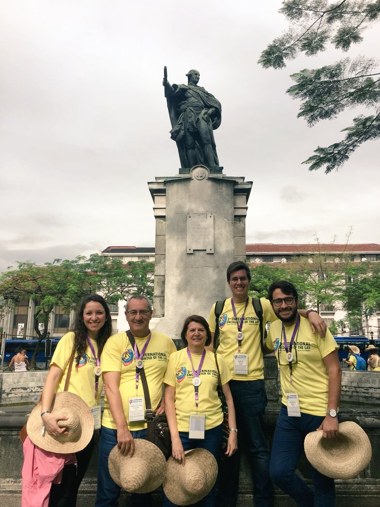 RojasNepomuceno's tweet photo. Continua el III Encuentro Internacional de Laicos en Manila (Filipinas) con varios delegados de España 🇪🇸 Este siendo un tiempo para profundizar en el Carisma de la Madre Cándida, tejer lazos y soñar con horizontes novedosos #IIIEIL #SomosJesuitinas #FamiliaMadreCandida https://t.co/W7cK7oRshO