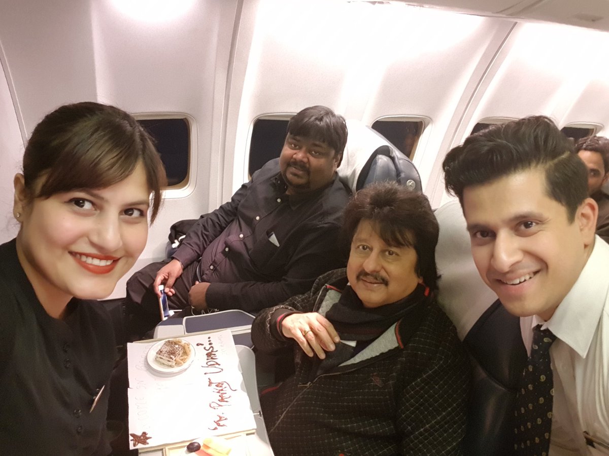 Pankajkudhas's tweet photo. Really touched by a warm welcome by the crew members on board Jet Airways flight 9W 0731 from Patna to Delhi https://t.co/inwbD7wZqT