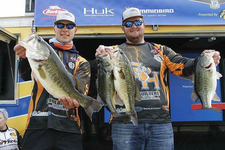 SamHoustonState's tweet photo. After a weekend of competing against over 250 teams on Lake Toledo Bend, four members of the #SHSU Fishing Team qualified for the 2018 Bassmaster National Championship.  Congratulations to Jackson Carrell, Kyle Pasket, Dillon Harrell and Colby Bryant! #EatEmUpKats https://t.co/Y26MlHGBsO