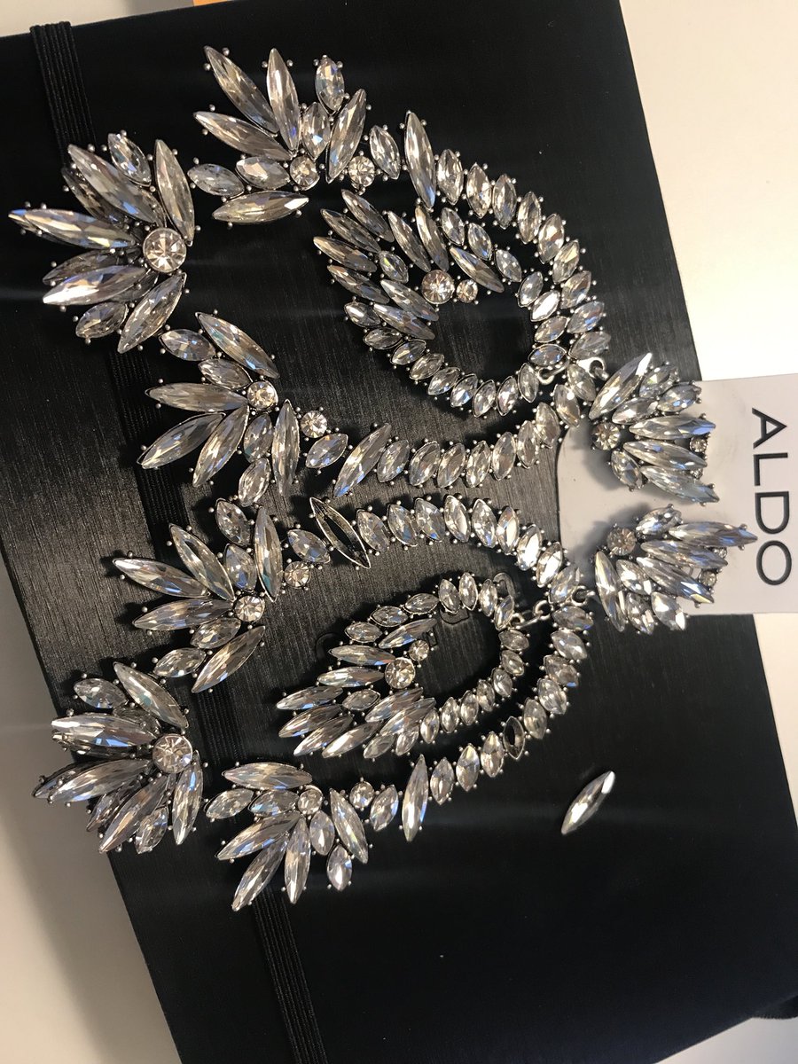 imsparklepants's tweet photo. @ALDO_Help I think you guys may need to invest in a better glue and better packaging for shipment...just opened the package and a ‘jewel’ was rattling around in there. https://t.co/VHA8RYt2VZ