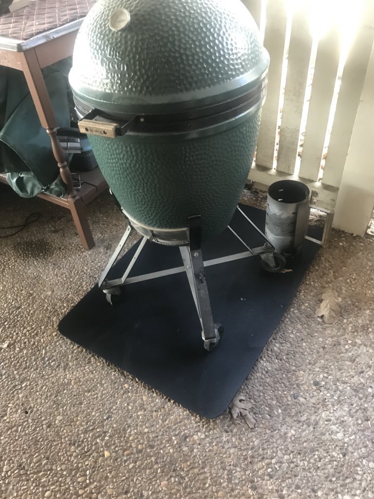 tuffymat's tweet photo. No matter the grill you have a Tuffy Mat is an essential companion to keep spills in check! #bigGreenEgg https://t.co/94RFcgd561