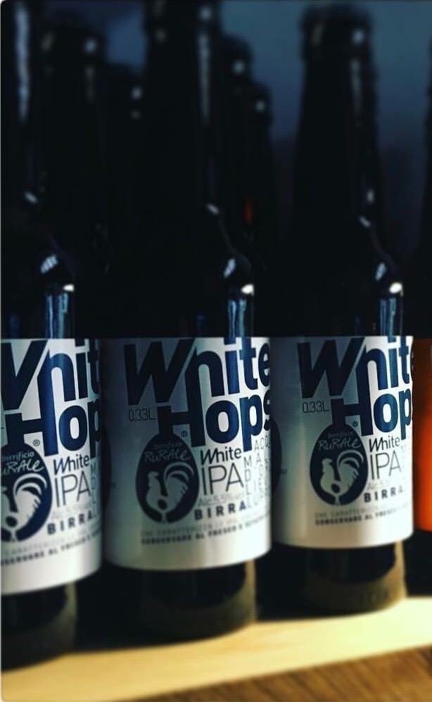 BRurale's tweet photo. Ci siamo quasi... ๐
#WhiteHops
White Hops รจ l'interpretazione dello stile White IPA, incontro di due stili che amiamo, le Blanche e le IPA.
Una ricca speziatura tipica dello stile Blanche incontra ...
https://t.co/71fWYEN2cb #birra https://t.co/wTcrCIqwcx
