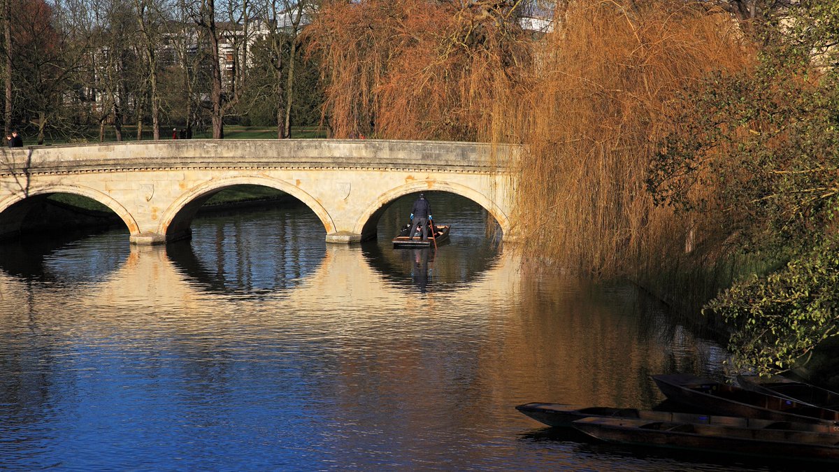 UCamEnterprise's tweet photo. How does @Cambridge_Uni bridge the research &amp; commercial worlds? Find out at our five day #techtransfer course. For more information visit: https://t.co/qqYMitAsCF https://t.co/3mY3sHpevU