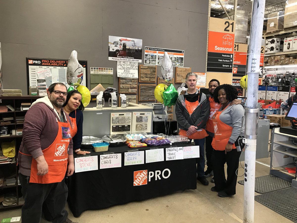 29yearsatHD's tweet photo. #ASM #DS #PASA #0904 #milliondollarPASA what a wonderful year #2017 #team #2018willbebetter @Joanwimberly51 @kesaun333 @LourdesPerry @Tino_Longobardi https://t.co/IjrMOAMIgp