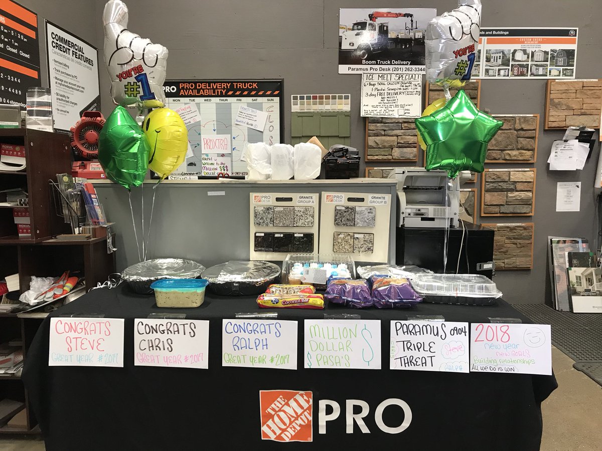 29yearsatHD's tweet photo. #ASM #DS #PASA #0904 #milliondollarPASA what a wonderful year #2017 #team #2018willbebetter @Joanwimberly51 @kesaun333 @LourdesPerry @Tino_Longobardi https://t.co/IjrMOAMIgp