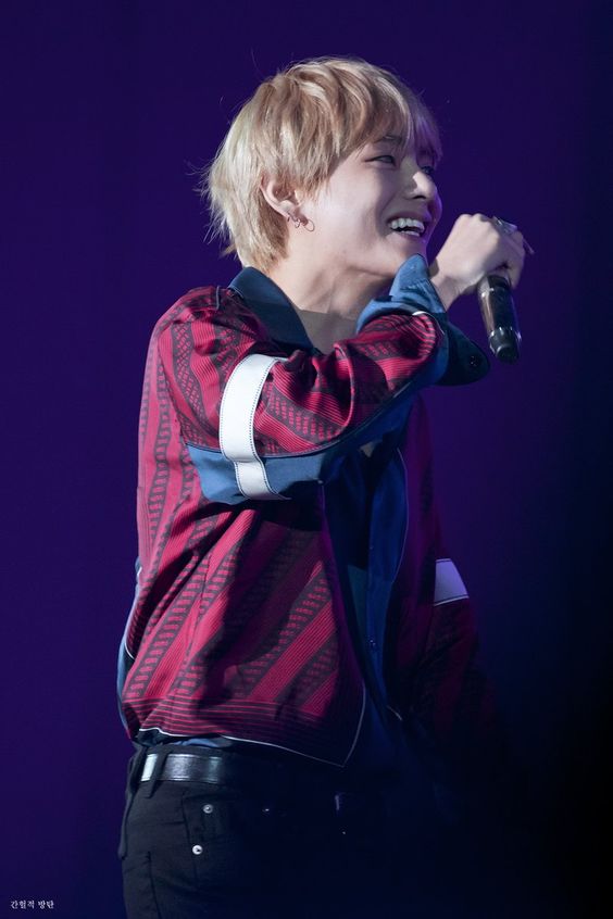 betsyarmy's tweet photo. Por esas hermosas sonrisas. Gracias Taehyung
#ThankYouTaehyung https://t.co/D0tZCka2U1