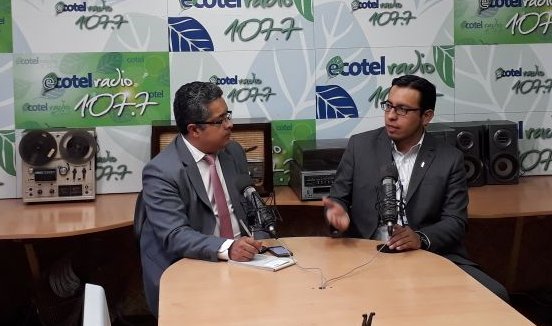 CFN_ECUADOR's tweet photo. En entrevistas a #EcotelRadio y #RadioPoder, el gerente de la CFN sucursal #Loja, economista Sergio Cabrera, informó sobre la gestión crediticia de la mayor banca productiva del país durante 2017 y las proyecciones para el 2018. https://t.co/soLz9lVHBX