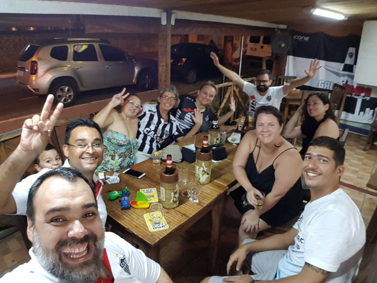GaloJampa's tweet photo. GaloJampa marcando presença em peso ontem no Minerim para ver o @atletico !!! A vitória não veio mas estaremos sempre ao seu lado!!!
Juntos Somos Mais Fortes!!!
#ConsuladosdoGalo
#GaloJampa
#atleticanospelobrasil
#JuntosSomosMaisFortes https://t.co/s3JEMtJ5Qp