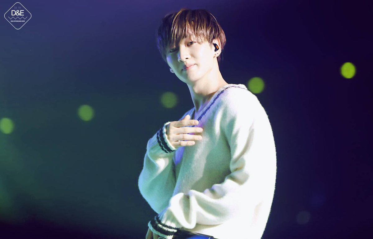 13elieveSG's tweet photo. [HD PIC] 180127 SS7 Singapore - Look at how flawless our Eunhyuk is! So perfect and adorable~^^ [4P] (Cr:@Onlyhyukhae0415) https://t.co/8V0EDyrMVH