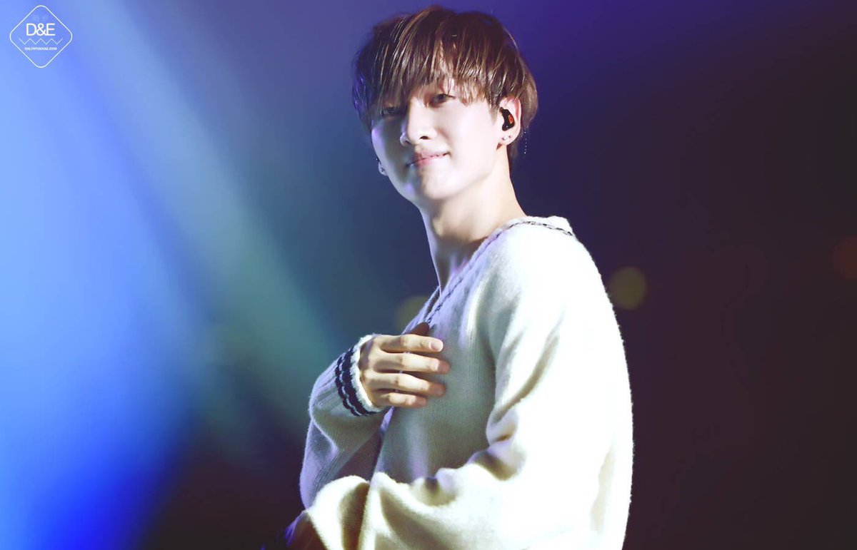 13elieveSG's tweet photo. [HD PIC] 180127 SS7 Singapore - Look at how flawless our Eunhyuk is! So perfect and adorable~^^ [4P] (Cr:@Onlyhyukhae0415) https://t.co/8V0EDyrMVH