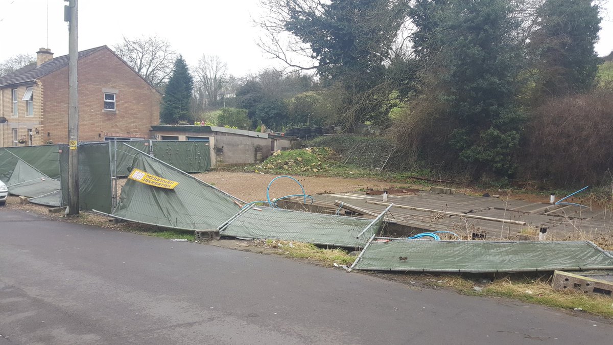 cycletolive's tweet photo. @MeridianPropert ought to look after their sites more! Looks pretty bad! https://t.co/5NfJP9PWUq