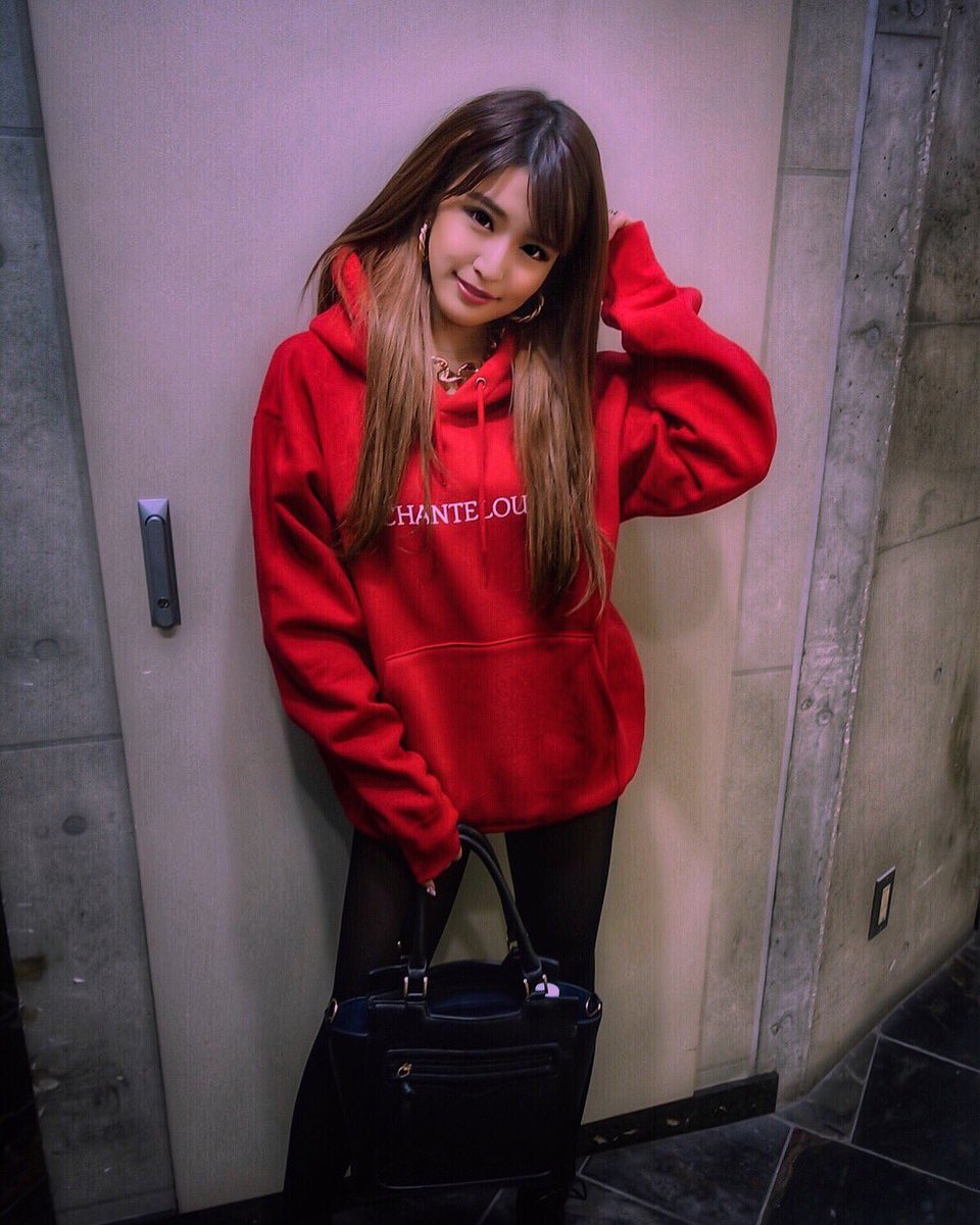 marinasuzuki__'s tweet photo. #_darkside_ さんの
POP UP STOREにて
おにゅーのパーカー♥️❤️
https://t.co/lv1zkkyhHN
超カッコよくない?😻💓
ヘビロテ決定🤑🤟
女の子もめっちゃ可愛く着れる🙋♀️
Lサイズだよ👍👍 https://t.co/tp7PCwaXDk