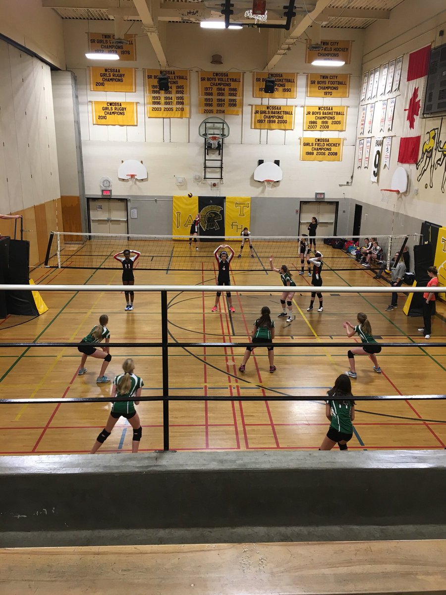 JenCoupland's tweet photo. fun watching the girls connect with their teammates & rivals #scorpions #waterlootigers #volleyball #fun @scorpionsvball @waterlootigers https://t.co/Czq08IEaap