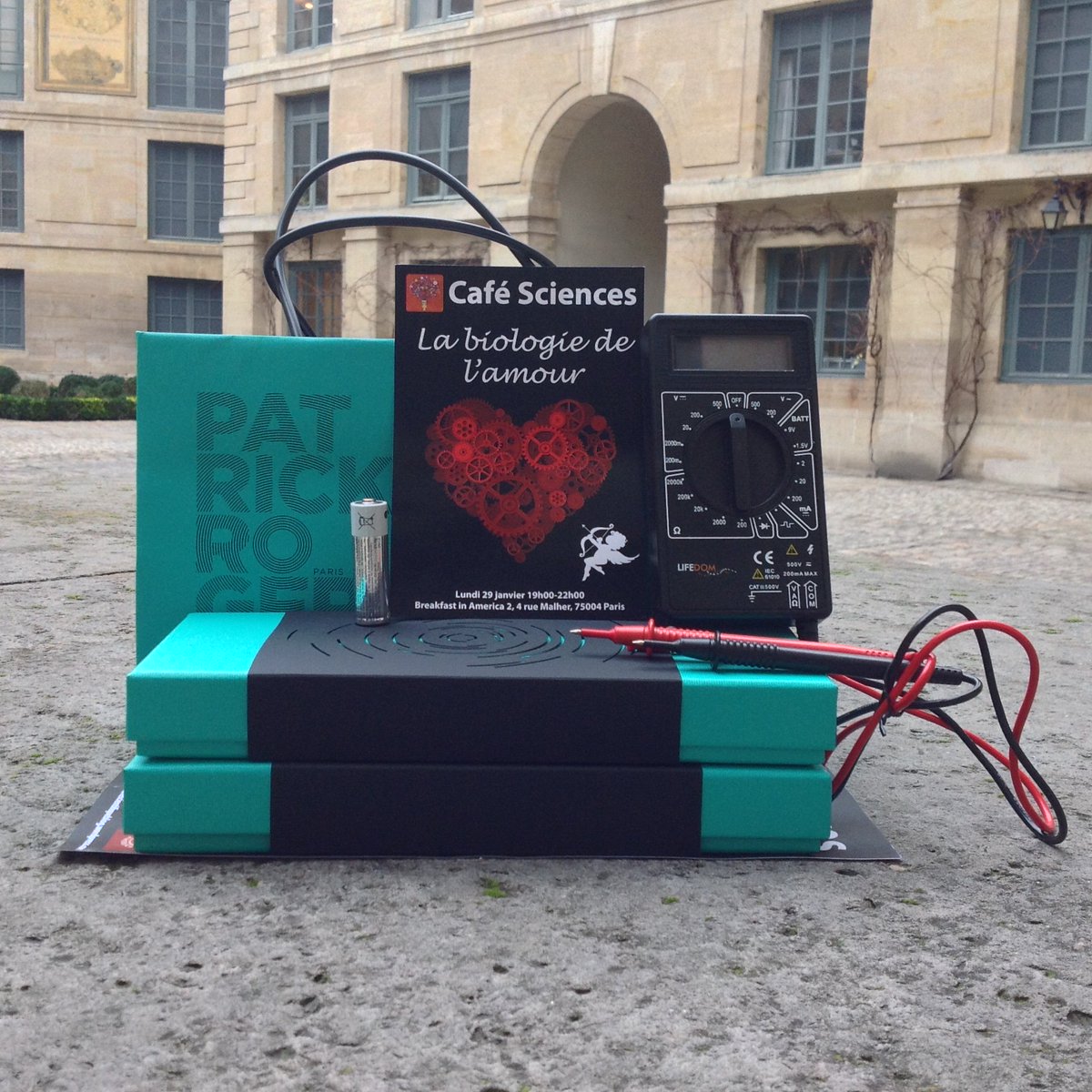 CafeSciences's tweet photo. Le #LoveOmeter n’attend plus que vous :) #Biologie de l'#Amour, 29 janvier 19h00-22h00 @CafeSciences @BIAParis ! #PatrickRoger
https://t.co/c1XifrwCv2 https://t.co/t50p18M6xx