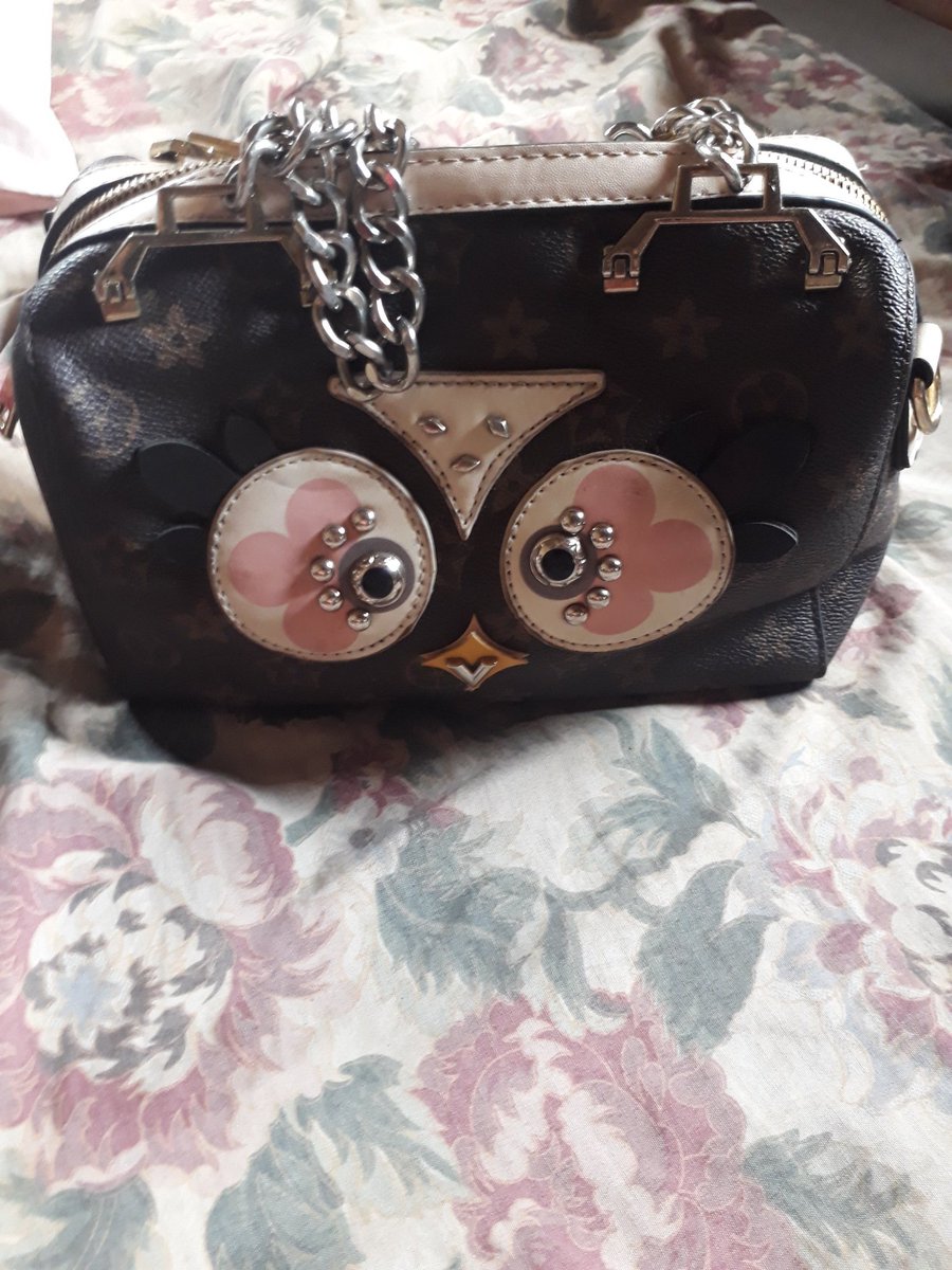 temmieshugar's tweet photo. Cluth purse, Jelly and leather thrift Bags Available for sale people, Help my Hustle 🙏Dm for prices....Pls retweet🙇 https://t.co/vIyQExzHGL